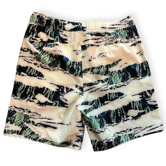 THE NORTH FACE | Men's Wander Shorts in Lime Cream Ravine Print - Picture 4 of 6